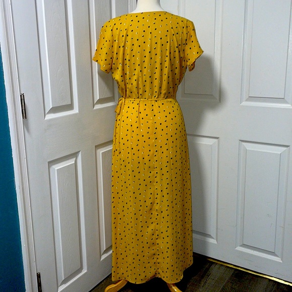 SOLD!!! SPIRIT OF GRACE Yellow Wrap Dress Size Medium - Picture 3 of 6